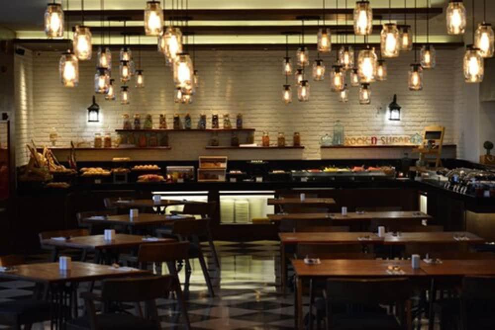 Luminor Hotel Jemursari By Wh With The Best Breakfast In Town And Located Near Surabaya Industrial Estate Rungkut Sier Buitenkant foto